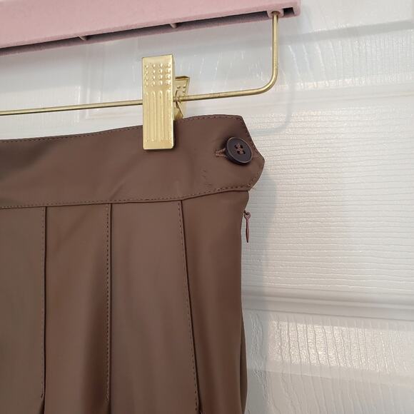 Kendall and Kylie Brown Faux-Leather Pleated Miniskirt Size XS - Picture 3 of 8